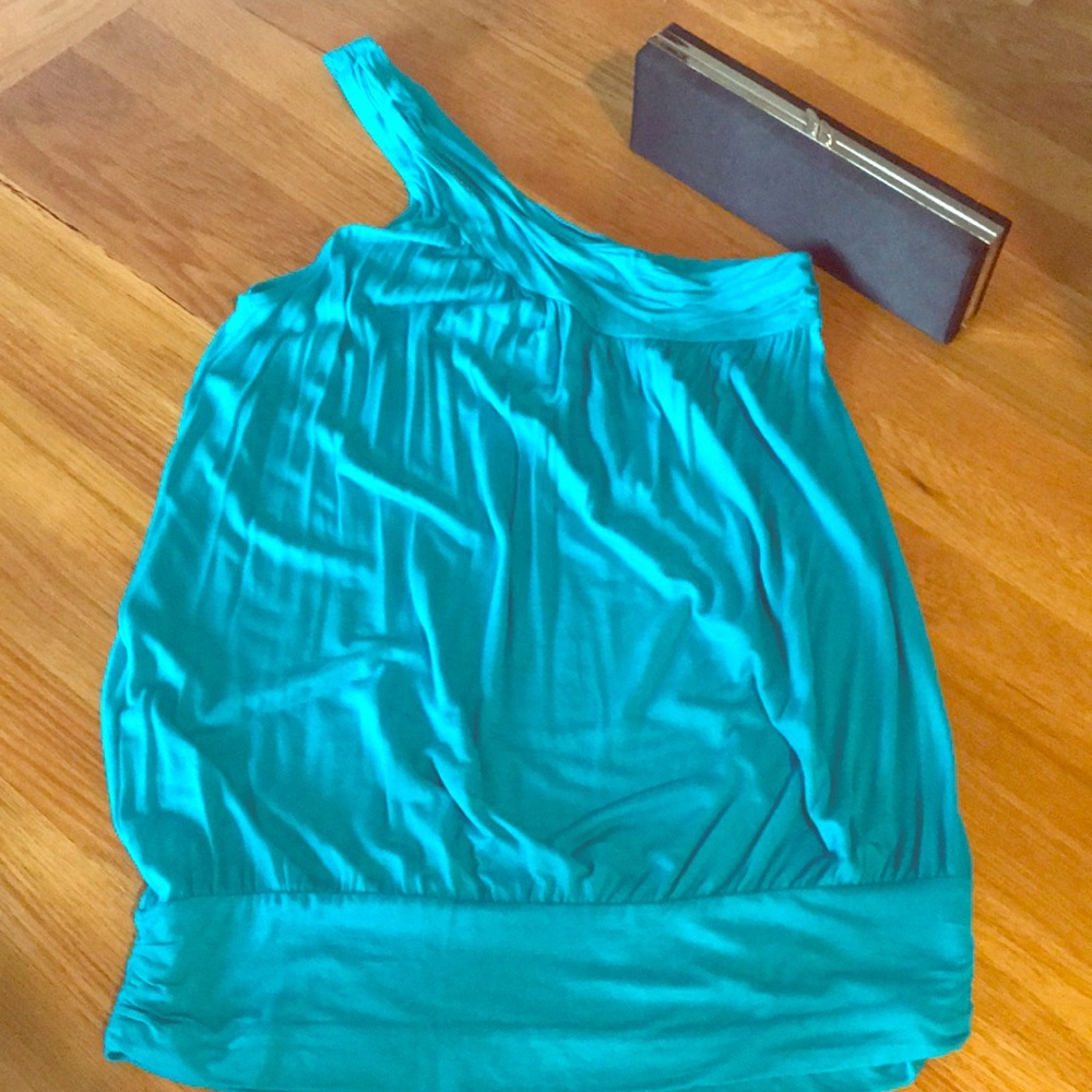 NY&C one shoulder top
